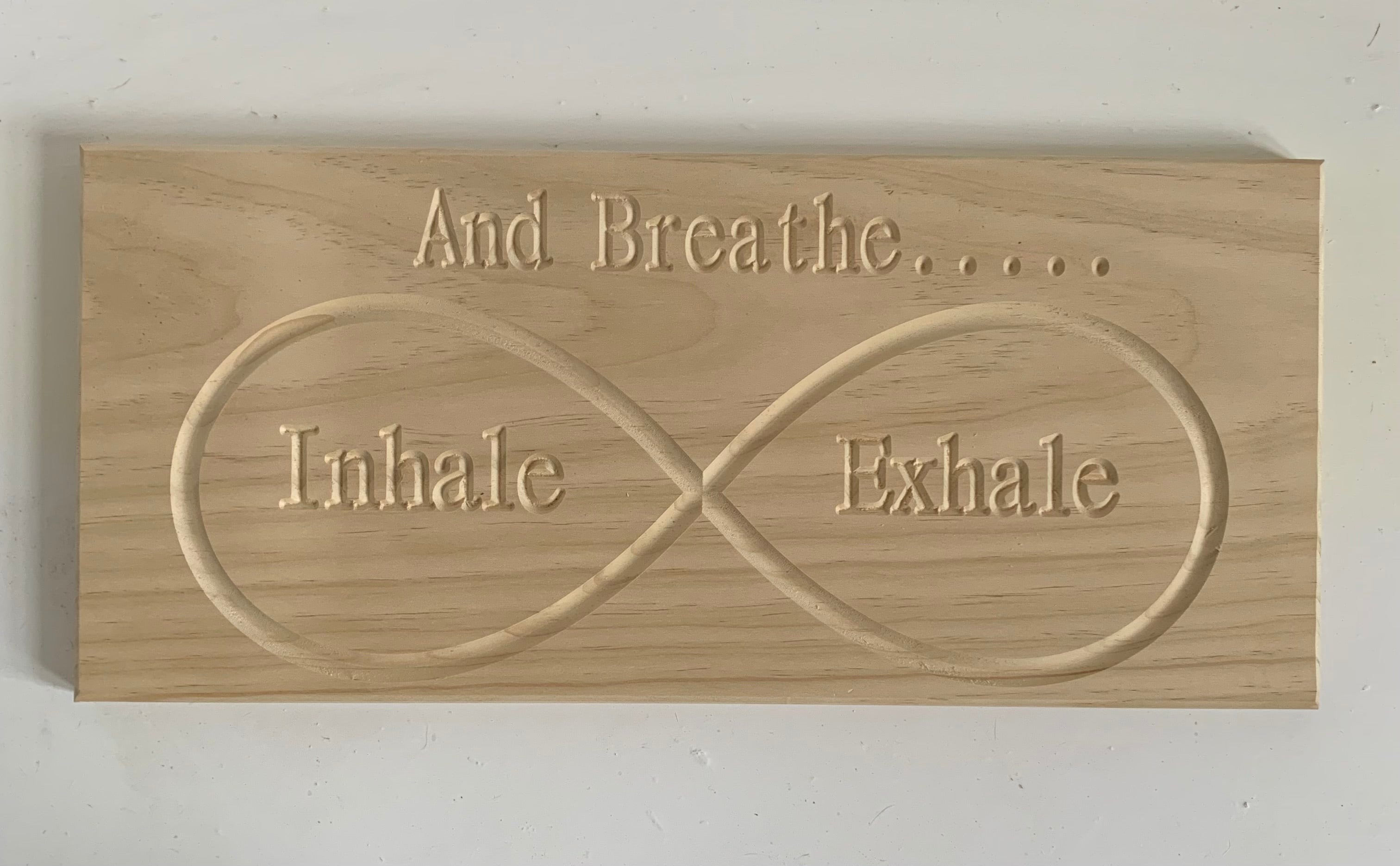 Infinite breathing board in light wood